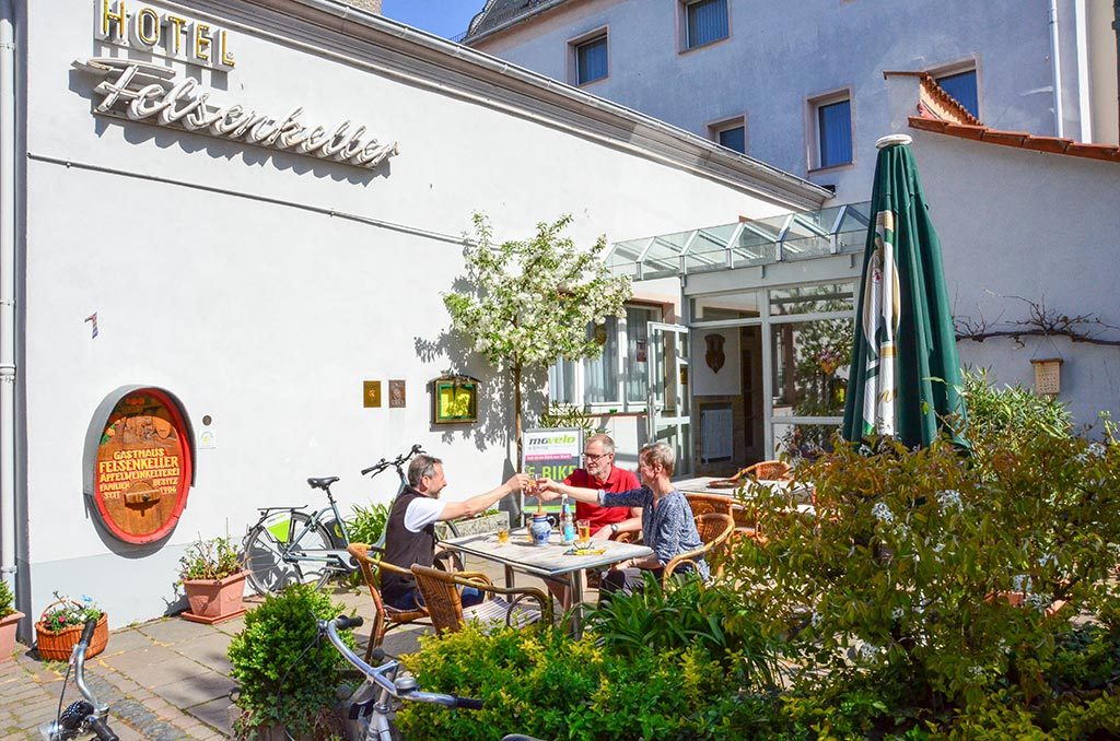 Hotel Feldenkeller im Sommer